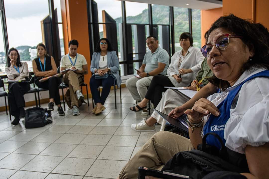 PNUDEcuador's tweet photo. Un equipo interagencial de @PNUDEcuador @EcuadorUnodc @onumujeresEcu mantuvo reuniones en #Guayaquil con entidades municipales responsables de los temas de seguridad y sociales, así como con organizaciones de la sociedad civil, en el marco del #ProgramadeCapacidadesparaLaPaz 🕊️ https://t.co/FYUXV1KtYf