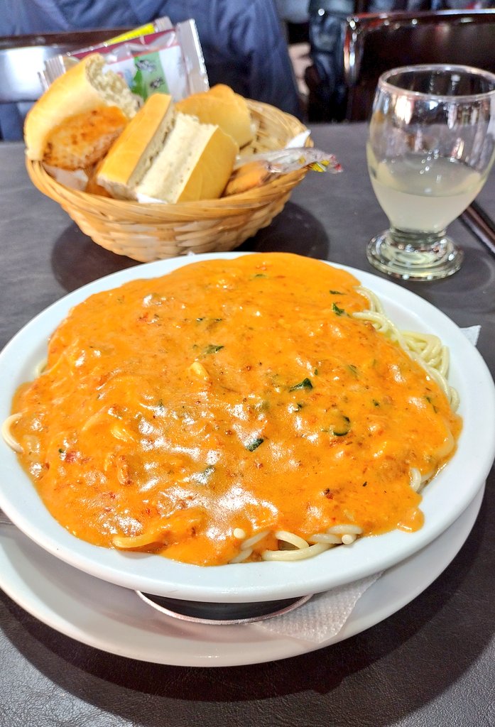babelsolutions2's tweet photo. Amor eterno al spaghetti con salsa scarparo. 😋
#PinPun #pastalover #langtwt https://t.co/Tcs6KiPLCr