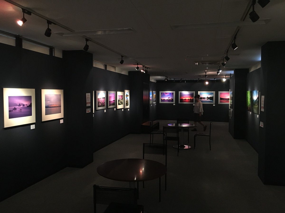 halhalok's tweet photo. 昨日からギャラリー古都(京都)さんで始まった『フォト十彩写真展』7月11日まで開催(4日休館日)。設営後に会場内を撮影しました。お暑い中ですがご来場よろしくお願いします。 https://t.co/N6NMZfNbPY