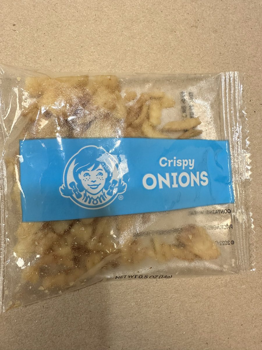 anna_murphy13's tweet photo. @Wendys, @ChickfilA would neva eva do me like this… 
#4monthsexpired https://t.co/W6FiNqyWLo