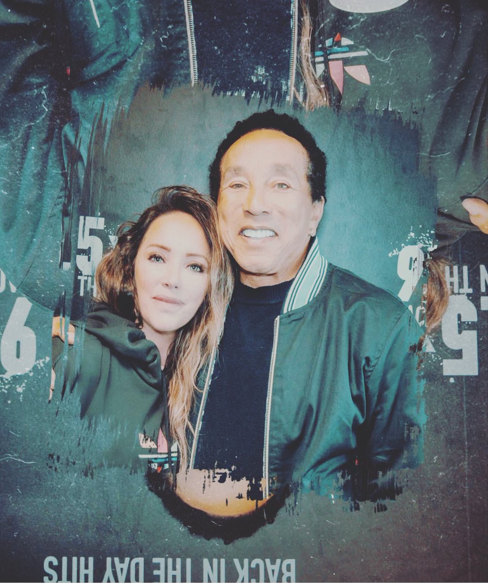 MarciWiser's tweet photo. Smokey stopped by &amp; he’s just as I hoped he’d be. He oozes #kindness, #love &amp; a #genuine nature, not to mention incredible #talent. He’s an absolute icon. Thank you for the #warm #hug &amp; #stories, @955KLOS #smokeyrobinson . #whensmokeysings #Cruisin #tearsofaclown #tracksofmytears https://t.co/cmuWOwCCrP