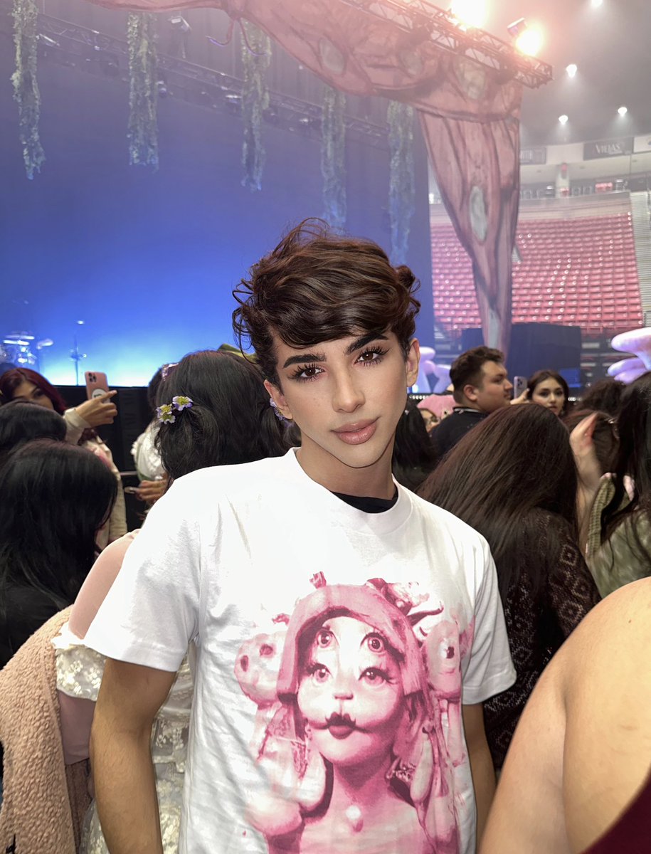 POV: you’re gonna fuck my brains out in the parking lot after the concert.💖