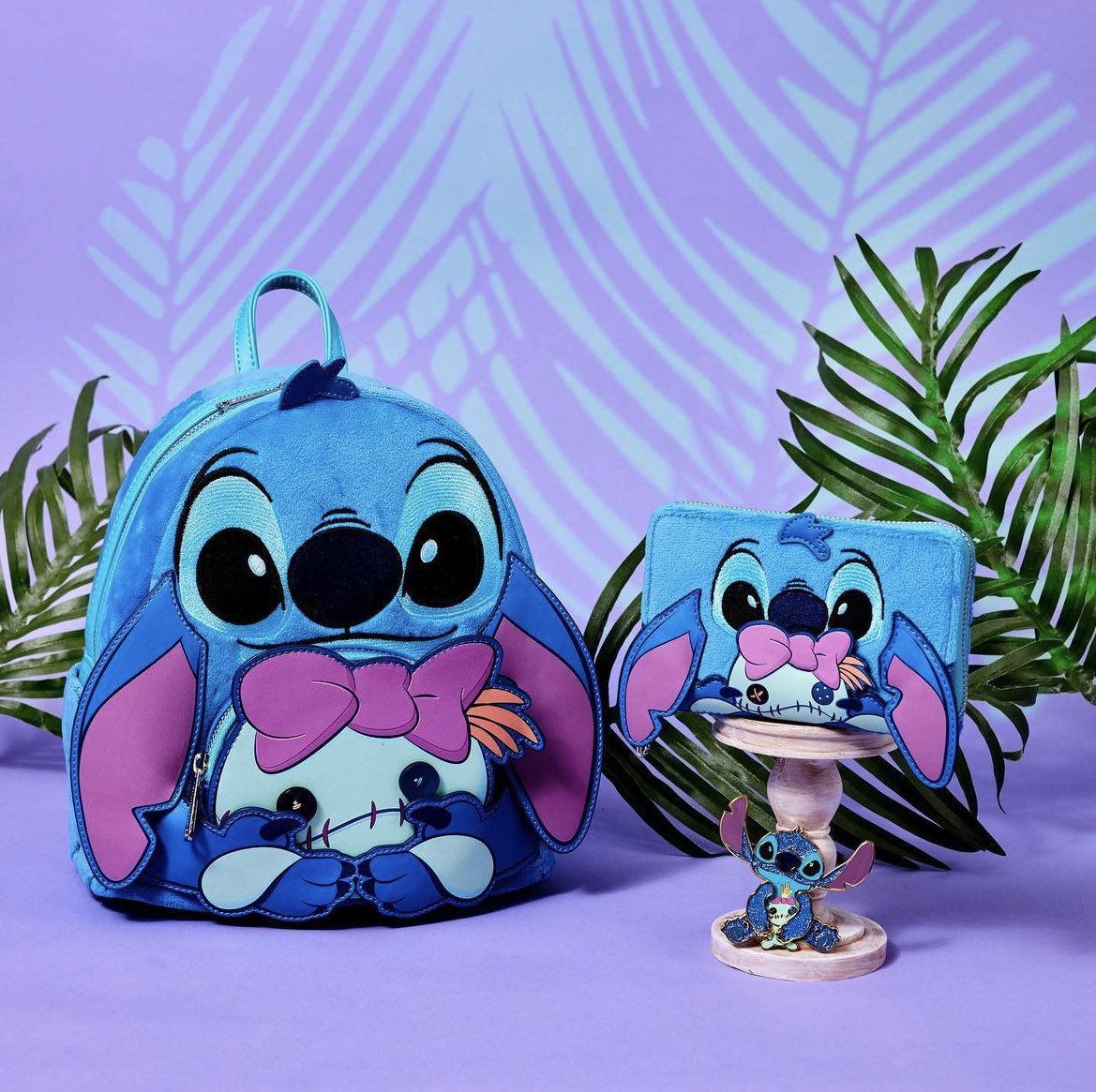 Better look at the cute SDCC Loungefly flocked Stitch and Scrump Backpack! Wallet too ~ #FunkoSDCC #SDCC #SDCC23 #SDCC2023 #ComicCon #FPN #FunkoPOPNews #Funko #POP #POPVinyl #Loungefly #Stitch