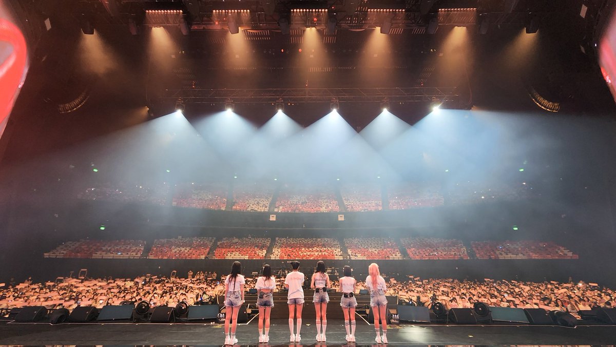 Day 2 of our first fan concert <The Prom Queens> was an absolute triumph, running flawlessly from start to finish! 🎉🎶 The energy, the love, and the incredible vibes you brought were beyond anything we could have imagined! ❤️✨