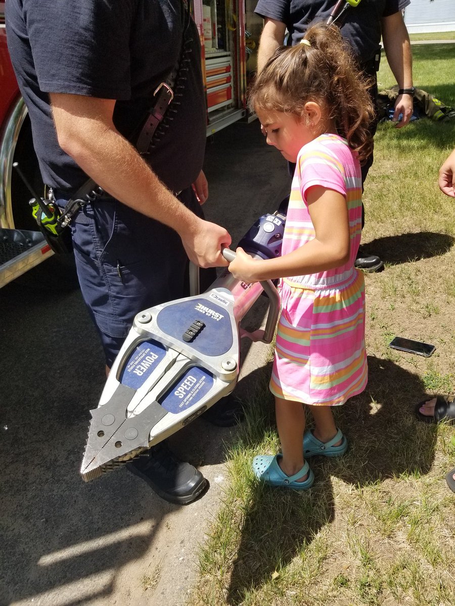 SAFER joined Rollin' Readers to encourage summer reading, distribute Blessings in a Backpack food bags, and connect with the community today! #EverestPride