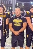 neohiohsfb's tweet image. Like many Strength Coaches- Coach @bryandoberdruk looks like he moved a little weight once or twice.😁 Players proud to have him as a Coach. He maximizes players bodies, and it shows up in the weight room and on Gameday.  Thank you also for sharing players gains!