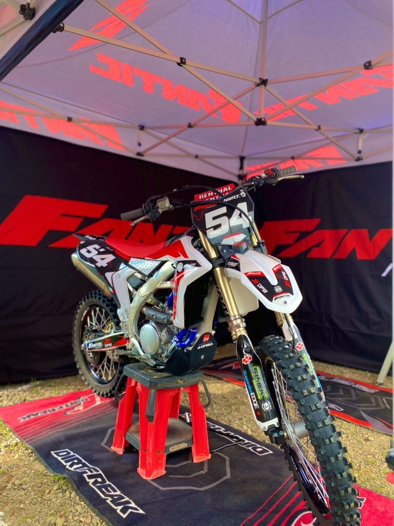 MXheat3's tweet photo. 【第3ヒート 92周目】7月1日 21:00～

全日本モトクロス選手権 中国大会に参戦した、友也(2stクラス)・広志(IA2クラス) 両2名

#mxheat3
https://t.co/V0UkH9LjKI https://t.co/XeXlepoxSr