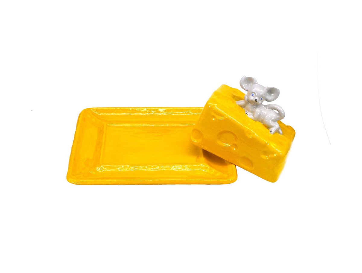 G97816960Girl's tweet photo. 3D mouse cheese & crackers keeper. Attributed Lefton Japan. https://t.co/iWyaB0gMRB via @Etsy #BuyfromGroovy #antiqueshop #cheesekeeper #cheeseandcrackers #3DMouse #tableware #vintagetableware #MouseCheesedish #CheesePlease #EtsySellers https://t.co/pn6NfheaiZ