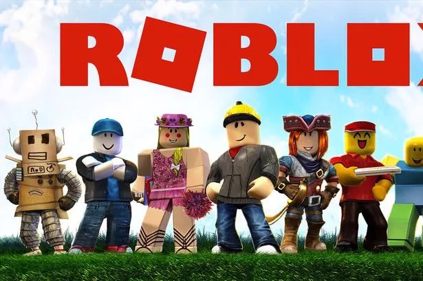 Hunter 🎮 on X: Roblox is now available on PS5 and PS4 It's one