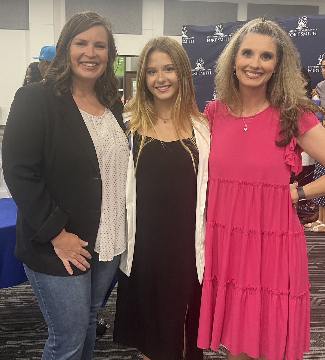 AlmaCounselors's tweet image. Mariah Osburn - the awesome young lady in the middle of this photo - has been BUSY this year. Clinicals &amp;amp; late night study sessions have been a huge part of Mariah’s Senior year. Tonight was her LPN pinning ceremony. Congratulations &amp;amp; job well done Mariah! #WATC #hardworkpaysoff