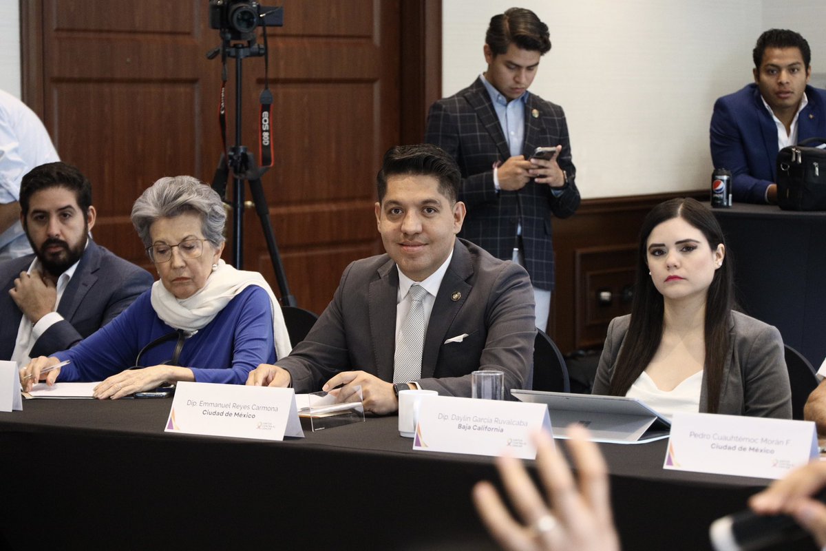 Emmanuel Reyes tweet media