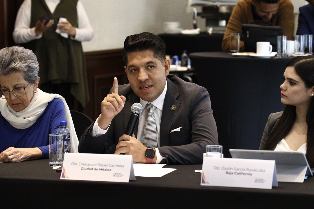 Emmanuel Reyes tweet media