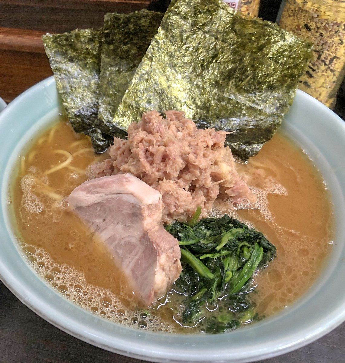 isomiya's tweet photo. 【肉味噌できました！】
江古田の横浜家系らーめん五十三家です！
予定よりも早めに仕込に入れたので肉味噌にも着手する時間が取れました。
本日１番にお越しのお客様は出来たて1番をお召し上がり頂けます！
前回は自分の分が残せないほどすぐ売り切れてしまったので今回は自分も食べたいです！ https://t.co/7fRZMUZf3d