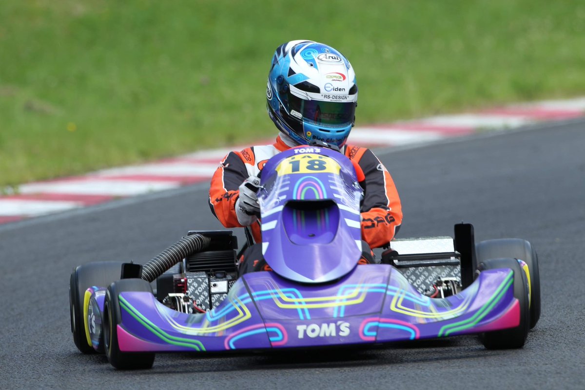 HRacingproject's tweet photo. 昨日の投稿で、たくさんのいいね頂きありがとうございます。
でも、レース結果は自身のミスで最下位でした(涙)
なんですが、昨日帰宅したら、ハヤテからすごくいい話を聞かされました。
轟チャンネルの皆さんはご存知かも？
時期がきたら呟きます。 https://t.co/7TSUpnGkGX