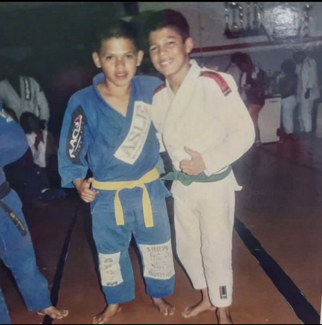 Foto tirada em Manaus quando eu era faixa verde. Ao lado desse meu fiel que sempre me ajudou a evoluir muito nos treinamentos 🥋