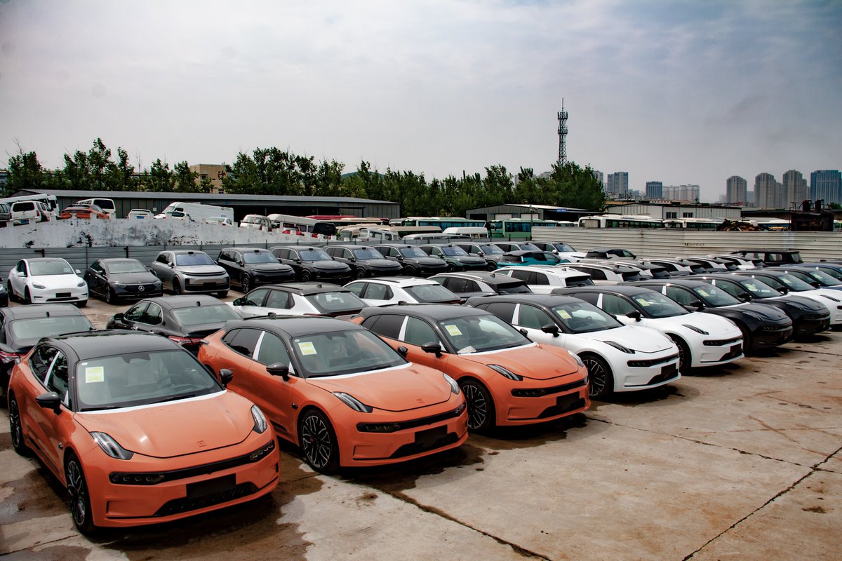 MotorsUniland's tweet photo. A large number of '23 ZEEKR 001s are new to the lot. Please contact me if you're interested.

Zeekr 001 2023 We/Me/You, Z-sport pack.
Range 546/656/741km Top speed 200km/h
4970*1999*1548 0-100km/h 3.8s

#zeekr #zeekr001 #EV #coupe #evexporter #electriccar https://t.co/kQ1xGJ7eEp