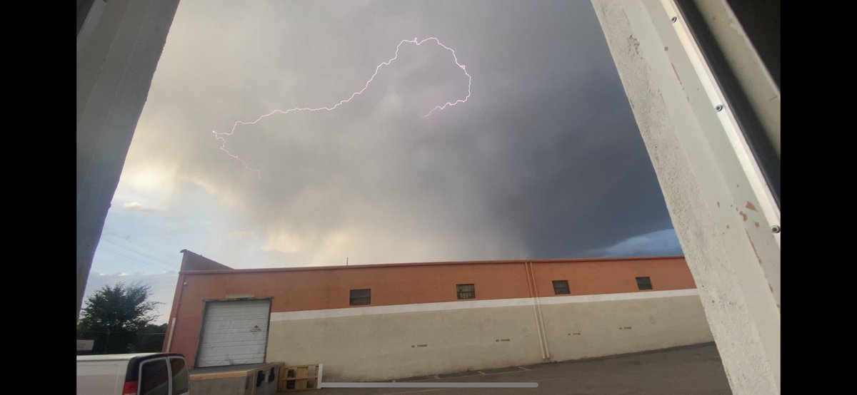 Bonez1278V's tweet photo. #Albuquerque #kob4 little storm coming through Albuquerque https://t.co/OXhvhPPuEC
