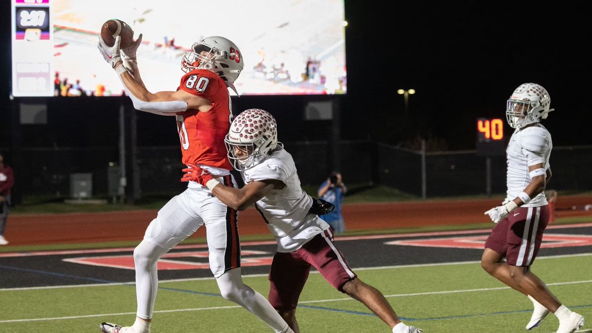 SportsDayHS's tweet image. Coppell receiver Baron Tipton is latest commitment to UNT’s all-Texas recruiting class 🦅

Tipton led Coppell with 11 touchdown catches last season for a 9-2 team. 🏈

Read more: bit.ly/3NEB7Ie👈

@DMNGregRiddle | #txhsfb