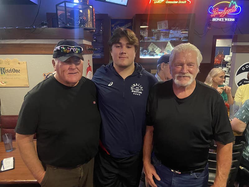 Best #HSFootball Player in Every State '23 🏈
South Dakota: Navarro Schunke, Sr., Offensive Line
Brandon Valley High School (Brandon)
Ht/Wt: 6-5, 285 lbs
College: Uncommitted
stadiumtalk.com/s/high-school-…