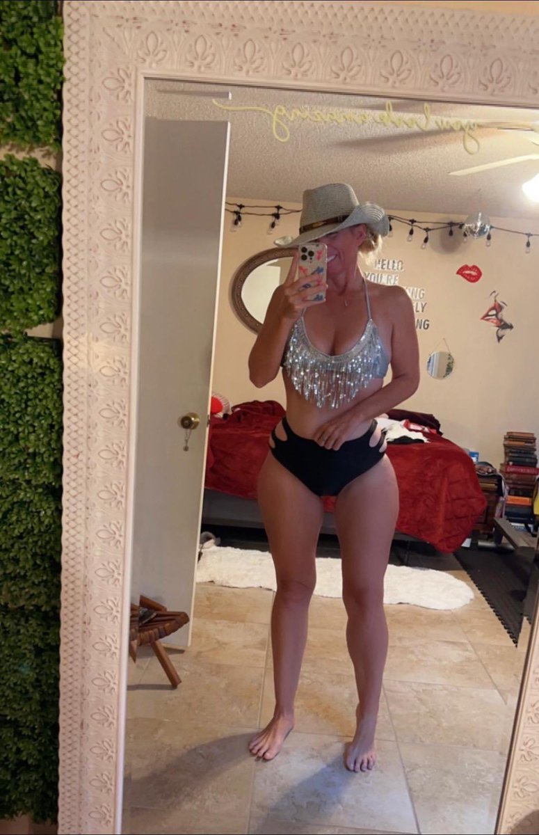 Melissa Chipps on Twitter: "Single and sassy 💋"