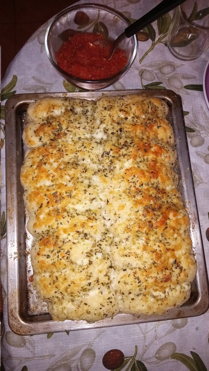 #GranHermanoChile #GranHermanoCHV 
Palitos de ajo caseros para ver al tío michoca junto a mi chanchito💖💖💖