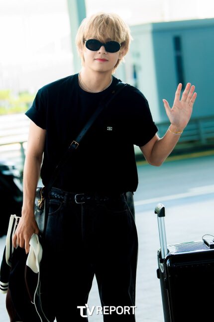 kthpymedia's tweet photo. 📸 • Kim Taehyung en el aeropuerto de Incheon  20230629

HAVE A SAFE FLIGHT TAEHYUNG https://t.co/twJXCNtrlG