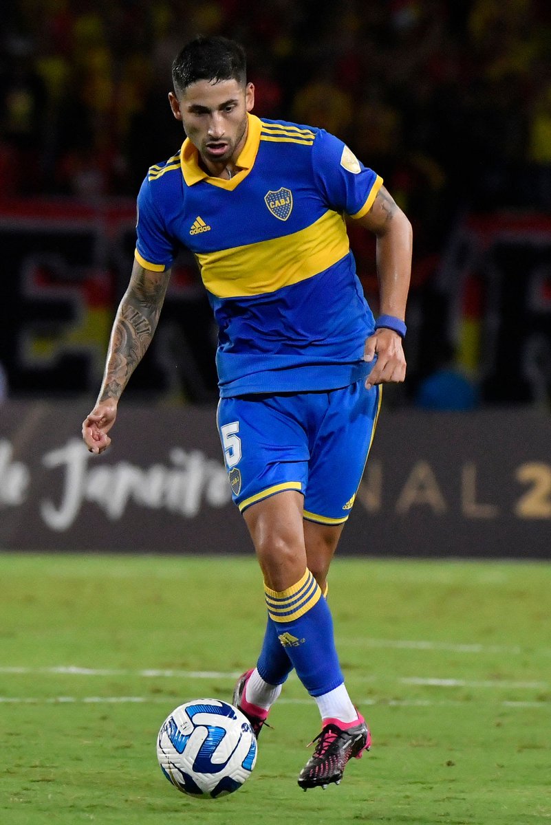 GemScouting's tweet image. 🇦🇷 Alan Varela (21, DM) in Boca's 4-0 Libertadores win vs Monagas. 

- 3 Chances created
- 76/78 (97%) Passing
- 4/4 Tackles won
- 5/6 (83%) Ground duels won
- 7 Passes into final 1/3rd

💎Excellent facilitator with a very complete skillset.