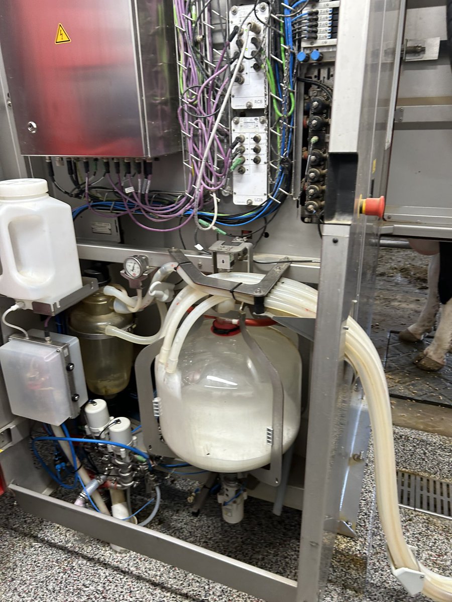 Shawn Good (@shawnlgood) on Twitter photo Great dairy farm tour today learning how robots, science, passion, and hard work pay off. Thanks <a href="/FreshAirFarmer/">Andrew Campbell 🇨🇦</a> for hosting <a href="/LibroCU/">Libro Credit Union</a> directors and management today! Great dairy farm tour today learning how robots, science, passion, and hard work pay off. Thanks <a href="/FreshAirFarmer/">Andrew Campbell 🇨🇦</a> for hosting <a href="/LibroCU/">Libro Credit Union</a> directors and management today!