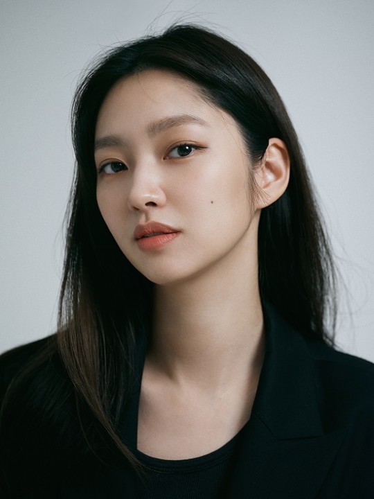 #ChoiYuhwa is confirmed to star in SBS webtoon-based drama #TheKillingVote, joining #ParkHaejin #ParkSungwoong #LimJiyeon. First & 2nd ep to air on 10 August, followed by 1 ep/week every Thursday

entertain.naver.com/now/read?oid=3… #KoreanUpdates RZ