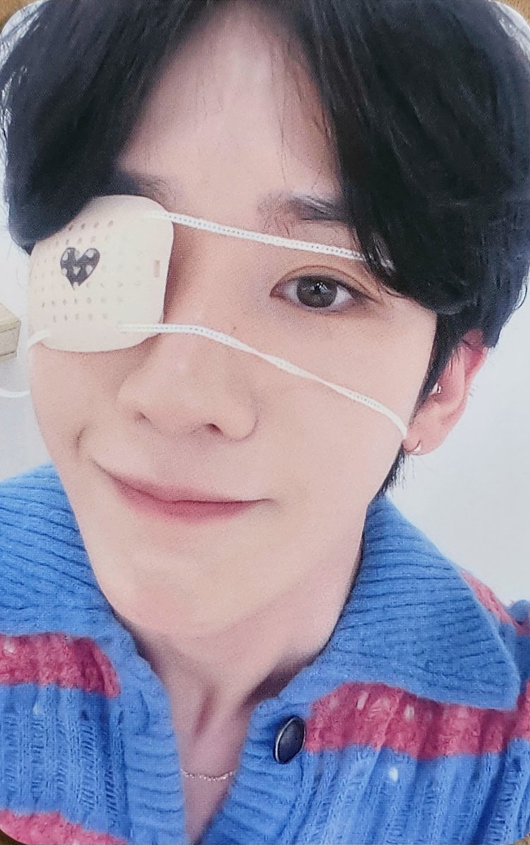 vehalipp's tweet photo. 빵주🥹 의도치않게 안대 셀카 찍으셔서 흔치 않은 포카가 되겠어요,, https://t.co/yqlFb3hwiI
