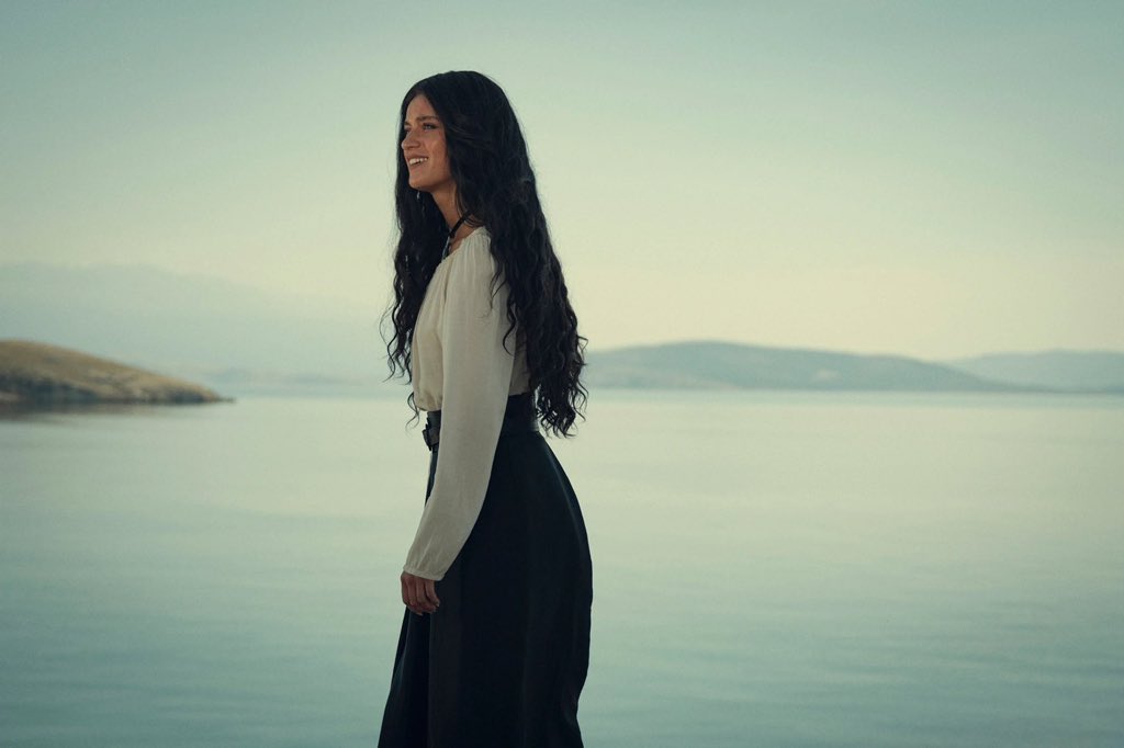 Anya Chalotra tweet media