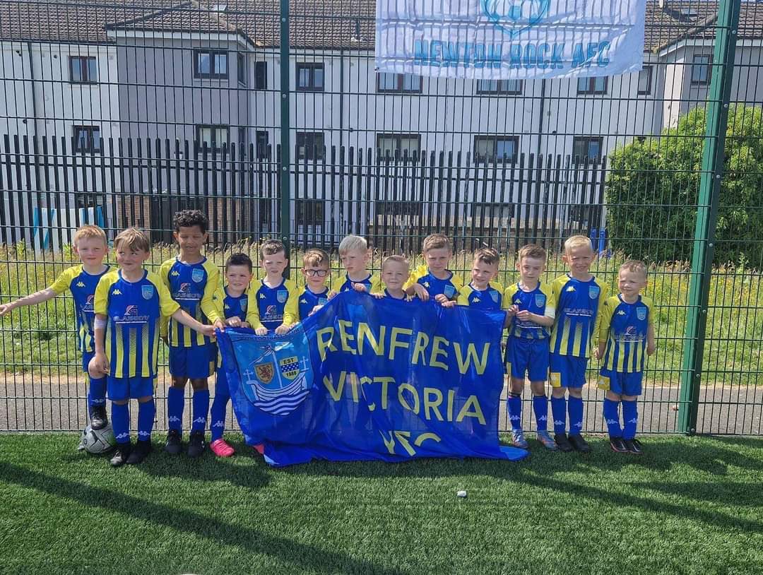 RenfrewVicsyfc's tweet photo. Wow! What a fantastic debut season for the Renfrew Vics 2017 team. The level of commitment that each player has shown has contributed to the success they have had both at training and at the games. Their confidence has grown and it has shown week in, week out. ⚽️⚽️💙💛 https://t.co/lMbhss45Je