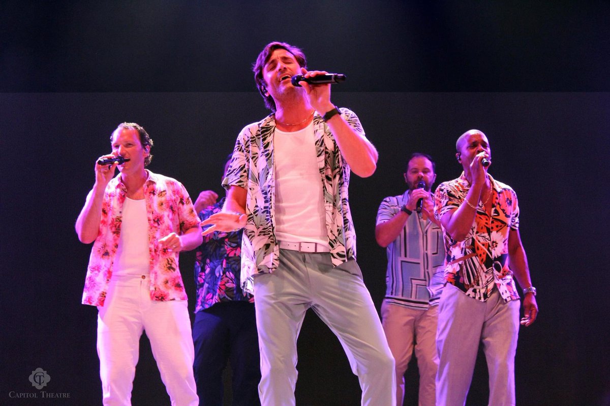 CTWheelingWV's tweet photo. We like piña coladas, yacht rock, and @SNCmusic! What an awesome Thursday night concert in Wheeling! Be sure to check out #StraightNoChaser new #YachtOnTheRocks album! #LiveMusic #Wheeling #WestVirginia #VisitWheeling @druskyent https://t.co/VlQPbIcfYH