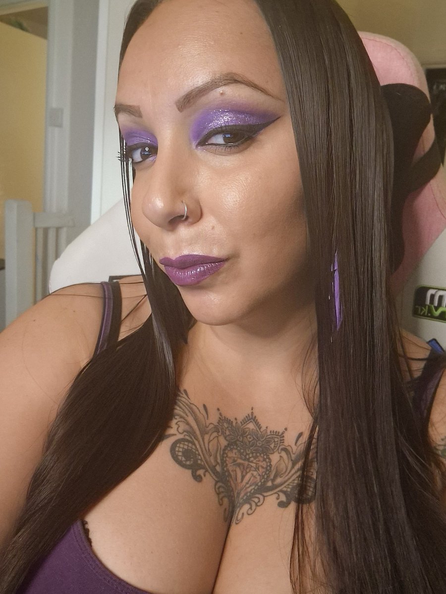 TashaLicious0's tweet image. Hey you beautiful souls ❤️

Streams resume tomorrow at @7pm GMT on kick.com/TashFNGaming
I've missed you all and have so much in store for you all for July, so let's smash the goals and have a banger of a month 👀😏
See you all then 💕
@kick #kick #fulltimestreamer