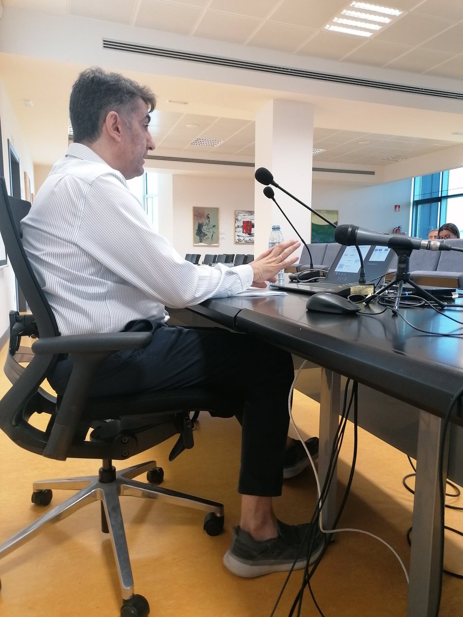 Arrancamos en el #ASSC2223 <a href="/AulaServicios/">Aula de Formación Permanente Servicios Sociales</a> Aula de Servicios Sociales de Cantabria con <a href="/vicente_marban/">VMG2024</a> sobre el Sistema de Autonomía y Atención a la Dependencia.