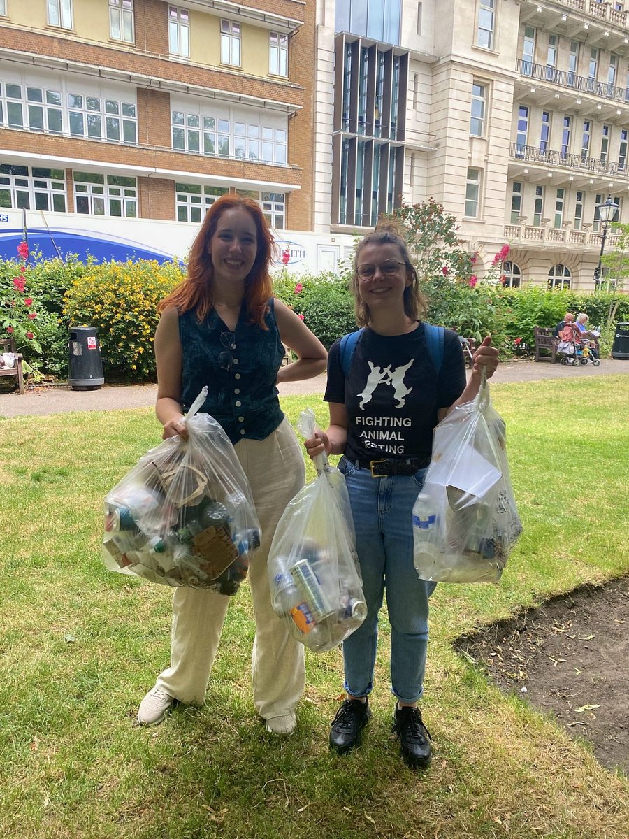 uclh's tweet image. 🚮#UCLHGreenLearningWeek has been incredible, but it&apos;s not over yet! Today, all are welcome to join us at Whitechapel Road to help clean up the area.

From 2.30pm, we will be litter picking in and around the area to help encourage a healthier, cleaner community. #LCAW2023