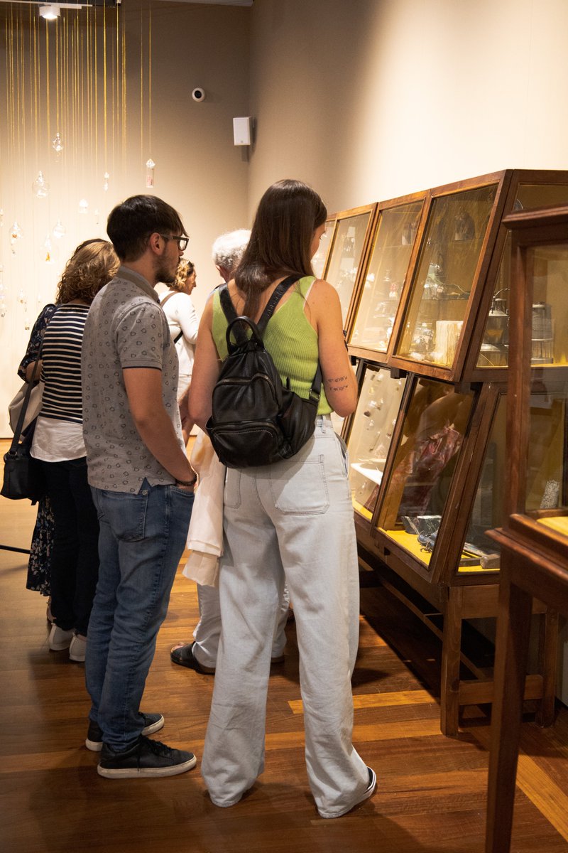 mhnUSC's tweet photo. Inauguración exposición
𝗠𝗜𝗡𝗘𝗥𝗔𝗜𝗦 𝗩𝗘𝗥 𝗢 𝗜𝗡𝗩𝗜𝗦𝗜𝗕𝗟𝗘
𝗗𝗲 𝗛𝗮𝘂̈𝘆 𝗮́ 𝗲𝗿𝗺𝗲𝗹𝗼𝗶́𝘁𝗮
DO 22 DE XUÑO AO 2 DE SETEMBRO de 2023
De luns a sábado, 11-14 e 17-20.30
📷Salón Artesoado
do Colexio de Fonseca
@UniversidadeUSC @CulturaUSC  @Depucoruna @monicamura https://t.co/hOVoJHPSxQ