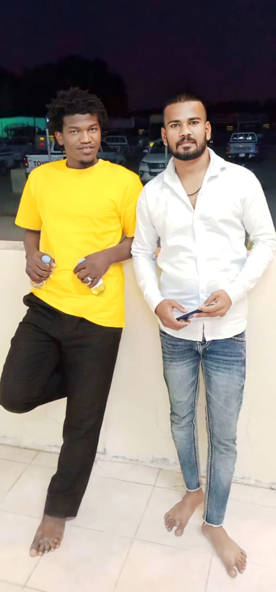AShayna's tweet photo. ذلك الذي مدَّ يده تجاهك
لا ليص��فحك
إنما ليتحسّسَ السلامَ بقلبك
فيُطمئن قلبه !
احذر التفريطَ في صحبته صديقًا بل رفيقَ للحياة .. !!♡♡ https://t.co/R0bFztacp4