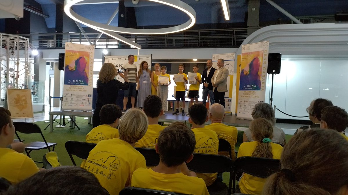 Principia_io's tweet photo. ¡Enhorabuena al conquense Diego Garde Valladolid! 
Campeón de la fase nacional por equipos de la V Olimpiada Matemática alevín 😚
Mira, @SantiGarciaCC, tenemos cantera en #Cuenca 😉 https://t.co/JNUdNg4A0u