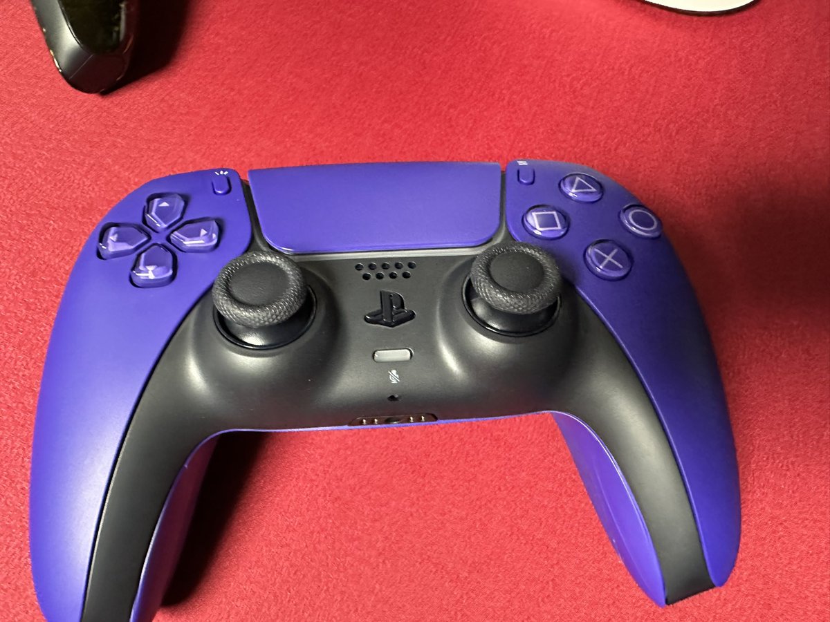 IM_REALIS's tweet photo. L3リロードのせいでスティック壊れて新しいコントローラー買った🎮
グリップついてるの助かる🙌
#MERKAG https://t.co/rY1JTtWry8