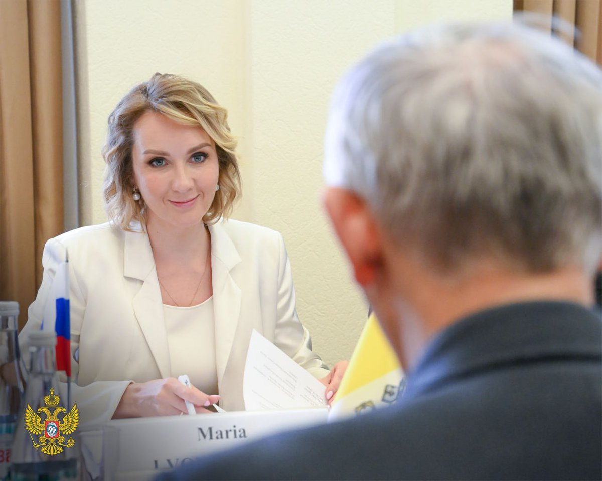 TWMCLtd's tweet image. It's bad enough, but understandable I guess, when @Pontifex meets with #Russia's terrorists.

But who in their right mind allowed the Pope's Special Representative Cardinal Matteo Zuppi to meet with wanted war criminal Maria Lvova-Belova?

This glorifies child abduction🤮