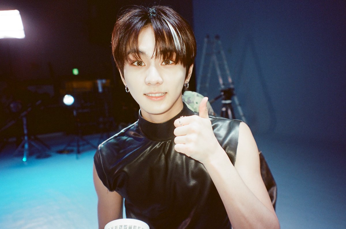 M2MPD's tweet photo. 필름카메라로 기록한 6월의 추억📸 7월에도 쭈욱 엠투와 함께해요❣ #6월의엠투 #M2film #BE_ORIGINAL #ENHYPEN #엔하이픈 @ENHYPEN https://t.co/N0EPlnWymv