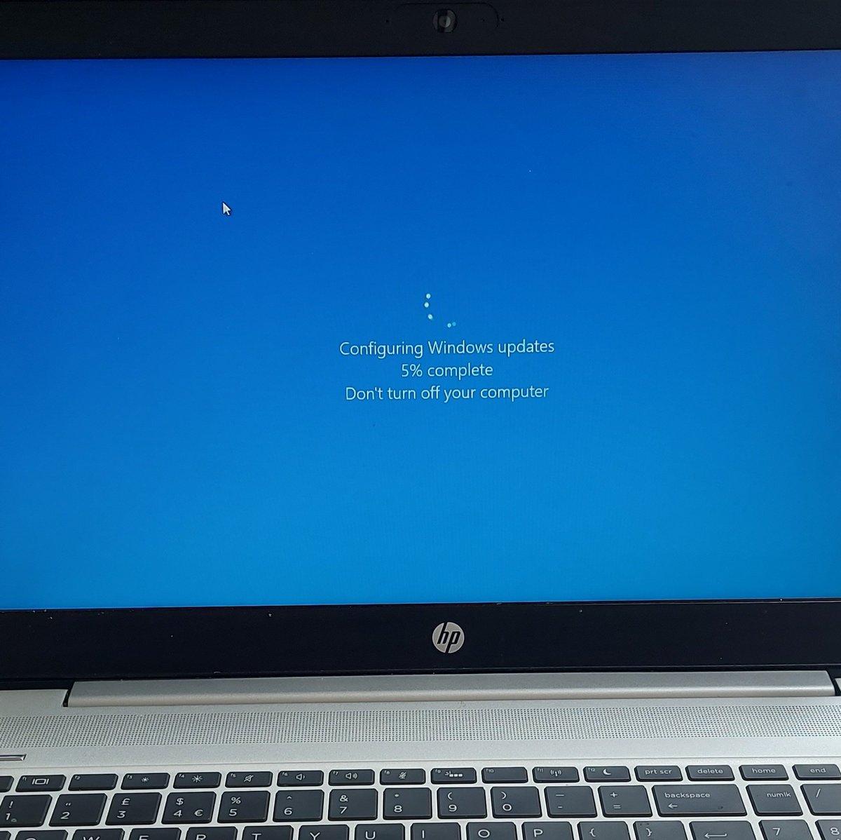 AntmanAnt3's tweet image. I&apos;m playing tonight and I turn on my laptop to this...

Can Microsoft read my diary I wonder? Hmmnn...

#notnow! #windowsupdates