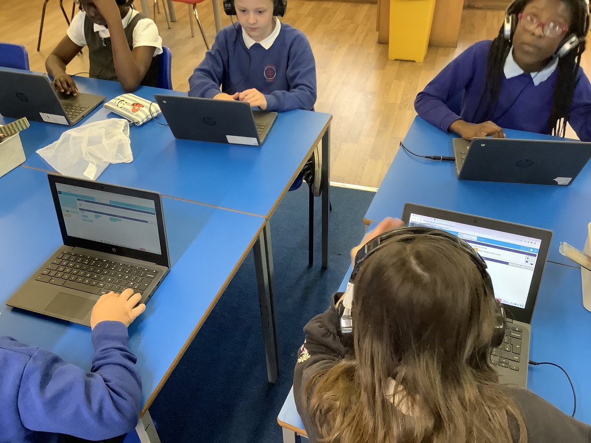 Miss Docherty🎓🍎 tweet media