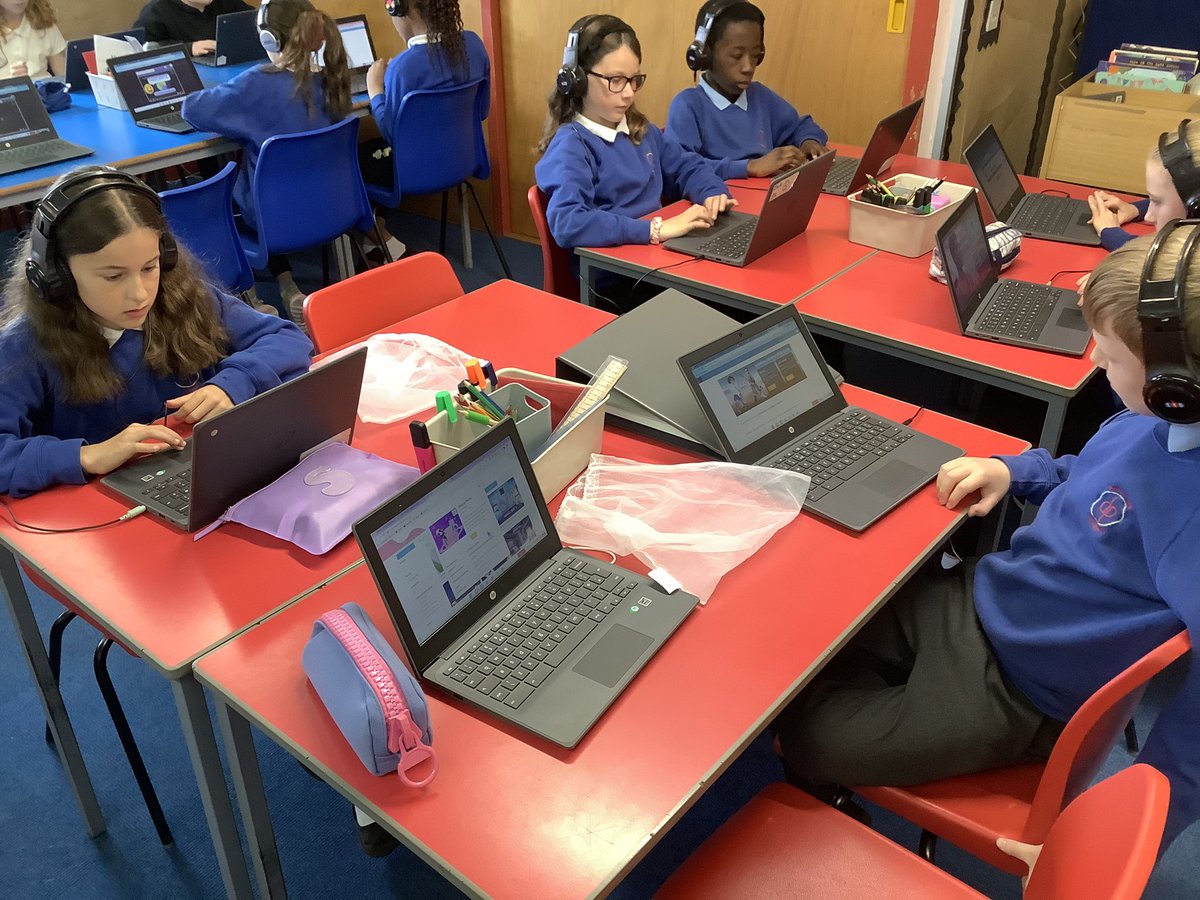 Miss Docherty🎓🍎 tweet media