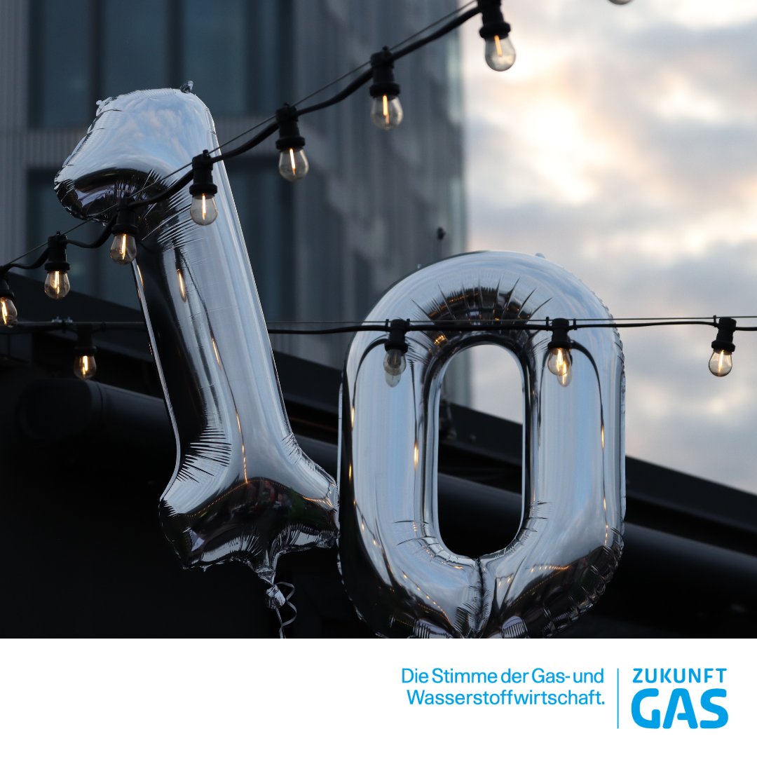 🎉Wir feiern zehn Jahre Zukunft Gas! Seit 2013 setzen wir uns für gasbasierte, klimafreundliche Lösungen ein. Die Transformation zur Klimaneutralität ist für unsere Branche die wichtigste Aufgabe und somit auch für uns als Stimme der Gas- und Wasserstoffwirtschaft.