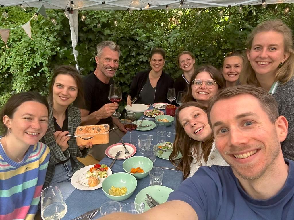 multinetlab (@multinetlab) on Twitter photo Another wonderful end-of-academic-year MULTINET BBQ. Biggest success? The feta dip <a href="/VBelgers/">Vera Belgers</a> made and is holding with fully justified pride😋 Another wonderful end-of-academic-year MULTINET BBQ. Biggest success? The feta dip <a href="/VBelgers/">Vera Belgers</a> made and is holding with fully justified pride😋
