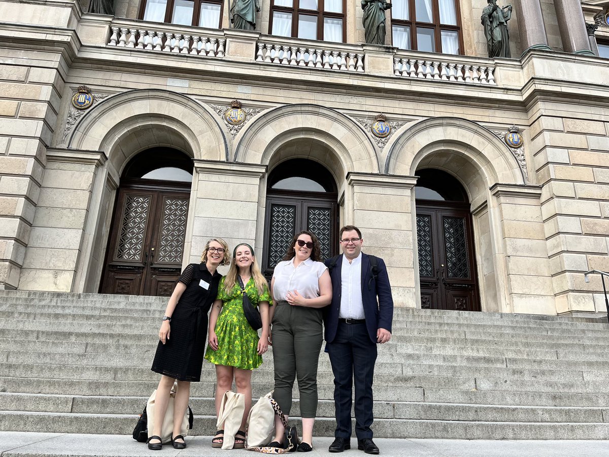 Winchester represent!!! Great to have a good showing here at #KQ12 of <a href="/WinchesterHist/">University of Winchester History Programmes</a> crew, grads &amp; current! <a href="/HollyMarsden10/">Holly Marsden</a> <a href="/14thcenturygirl/">Dr Katia Wright</a> <a href="/Karlwinch/">Karl Chr. Alvestad</a>