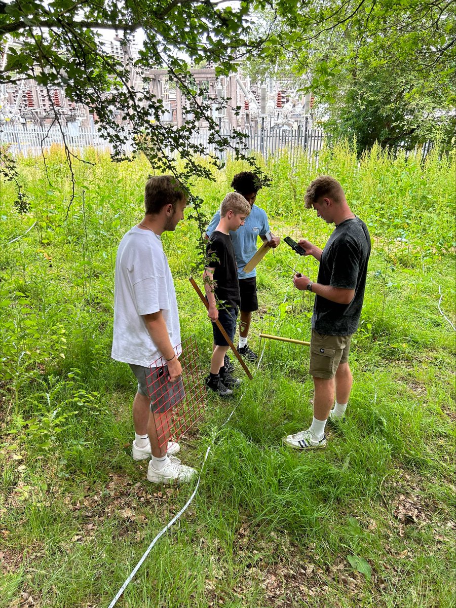 FitzharrysS's tweet photo. Our Year 12 Biologists went on a field trip to FSC Amersham, looking at succession and sampling techniques as part of their practical assessment. @Fitzharrys @FSCAmersham https://t.co/esvlVn6Y7y
