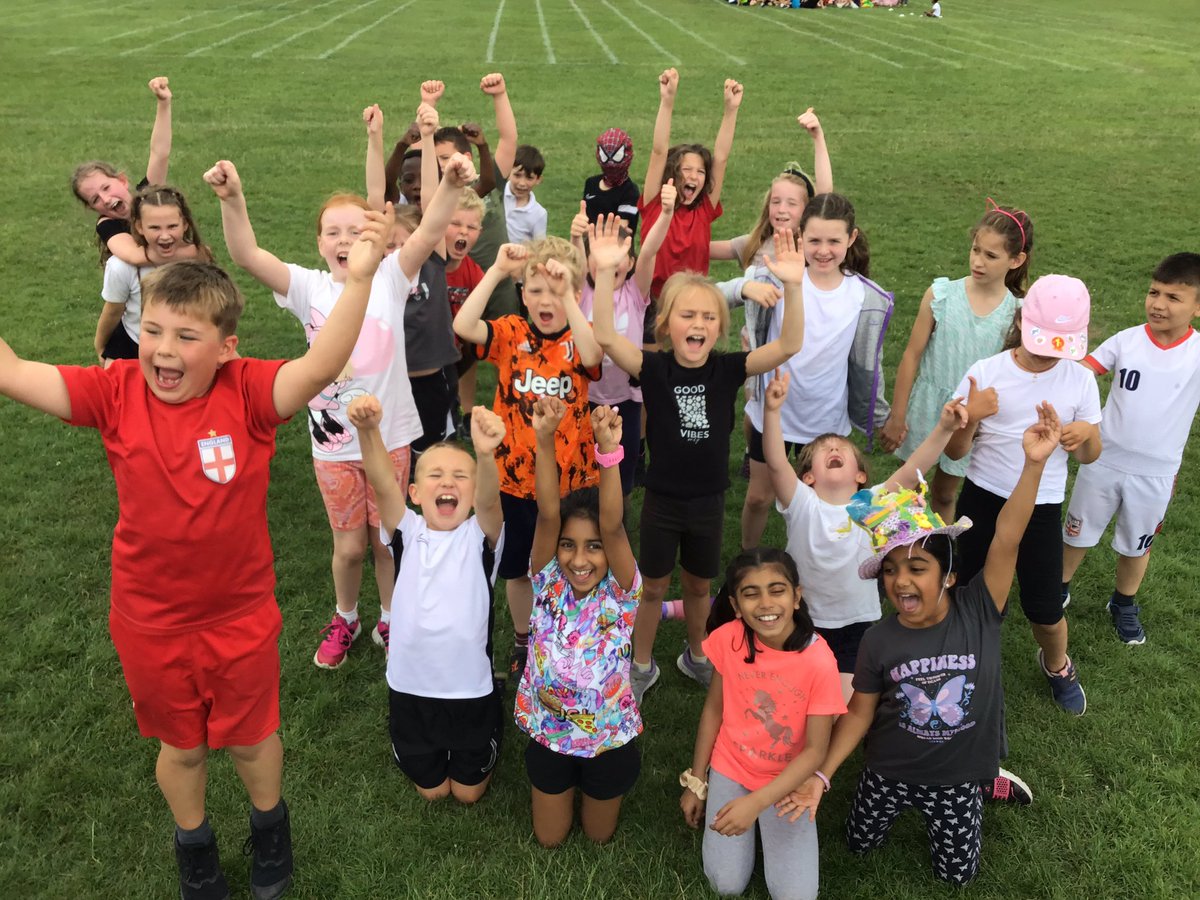 3HW had a wonderful time running their fun run, to raise money for @SLHYork - a wonderful charity who provided invaluable support to Miss Hennigan and her family. Well done year 3, you did her proud!